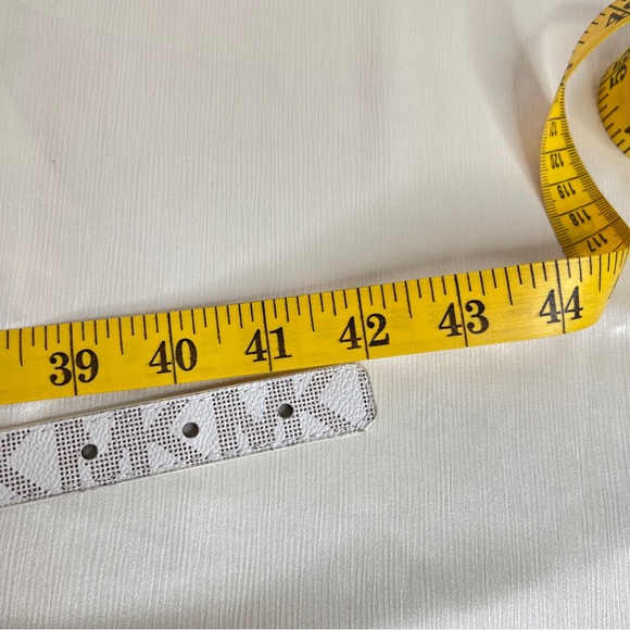 Michael Kors Belt Bag Fanny Pack 552744C WHT XL - Picture 14 of 15